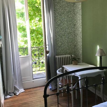 Un Jardin Dans La Ville Bed & Breakfast ชาลงส์-อ็อง-ชองปาญ ภายนอก รูปภาพ