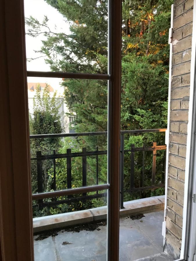 Un Jardin Dans La Ville Bed & Breakfast ชาลงส์-อ็อง-ชองปาญ ภายนอก รูปภาพ