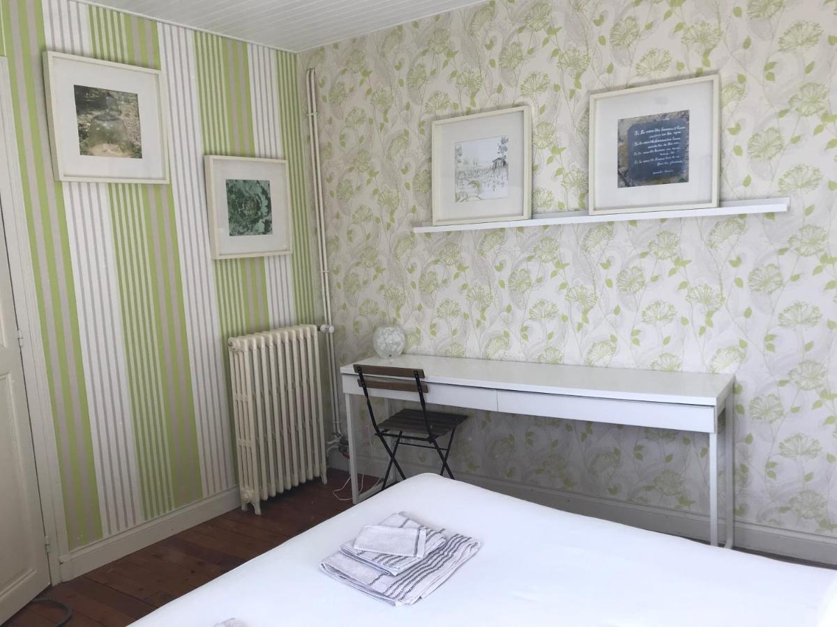 Un Jardin Dans La Ville Bed & Breakfast ชาลงส์-อ็อง-ชองปาญ ภายนอก รูปภาพ