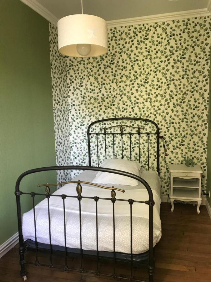 Un Jardin Dans La Ville Bed & Breakfast ชาลงส์-อ็อง-ชองปาญ ภายนอก รูปภาพ